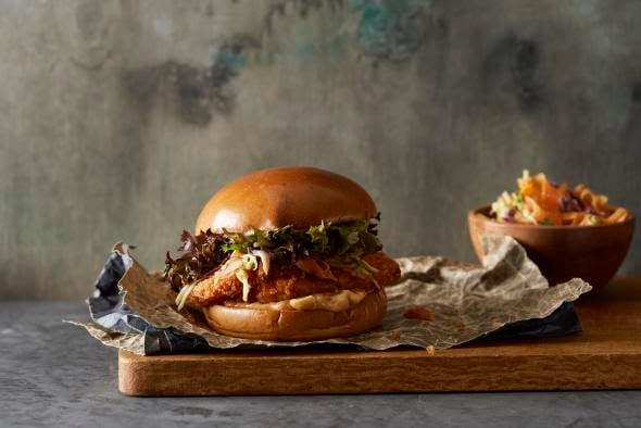 crispy-chicken-brioche-burger-lantmannen-unibake